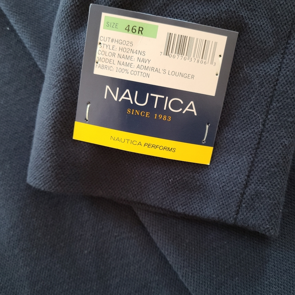 clothes - Picture 2 of 4